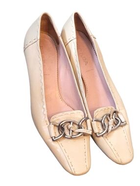 Prada Vintage Y2K Beige Leather Chain Loafer Kitten Heels Women's Size 37.5/US 7